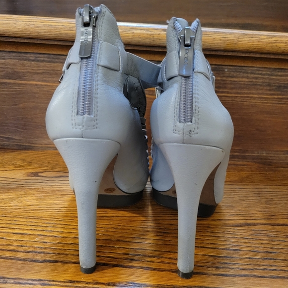 BCBG Womens Grey Leather Open Toe Buckle Stiletto Heel Ankle Strap Booties 6M - Picture 10 of 16